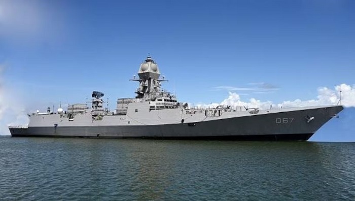 भारतीय नौसेना ने अरब सागर में युद्धपोत को तैनात किया