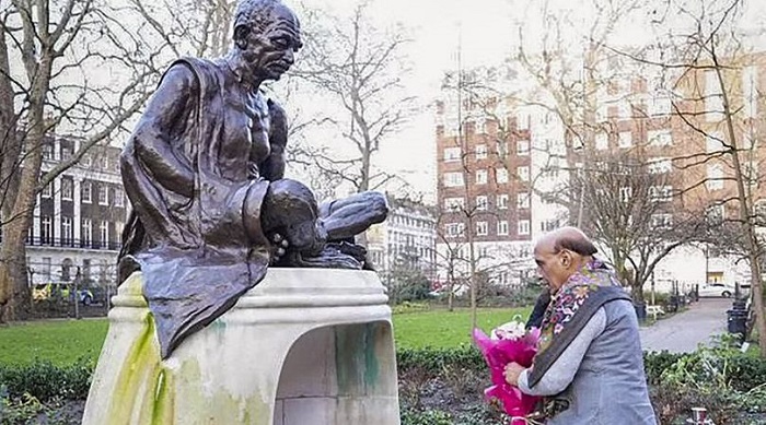 राजनाथ सिंह ने गांधी स्मारक के दौरे के साथ ब्रिटेन यात्रा की शुरुआत की