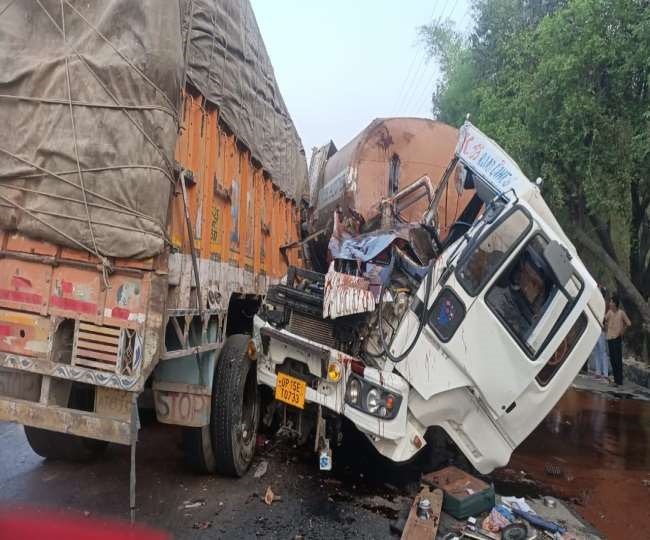 दो ट्रकों की टक्कर में दो ट्रक चालकों की मौत
