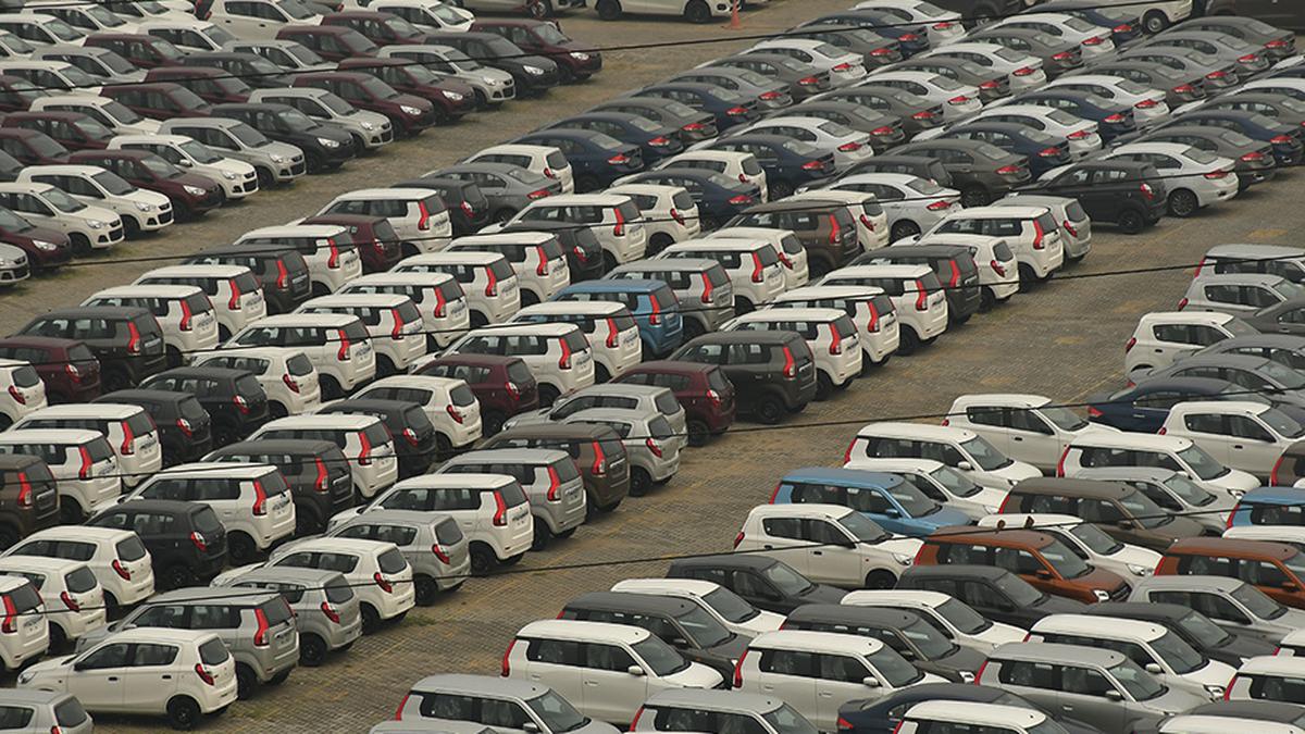 यात्री वाहनों की थोक बिक्री 2023 में 40 लाख के पार