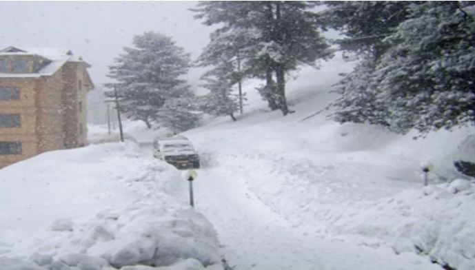 पर्यटकों का इंतजार खत्म, कश्मीर में आज बर्फबारी