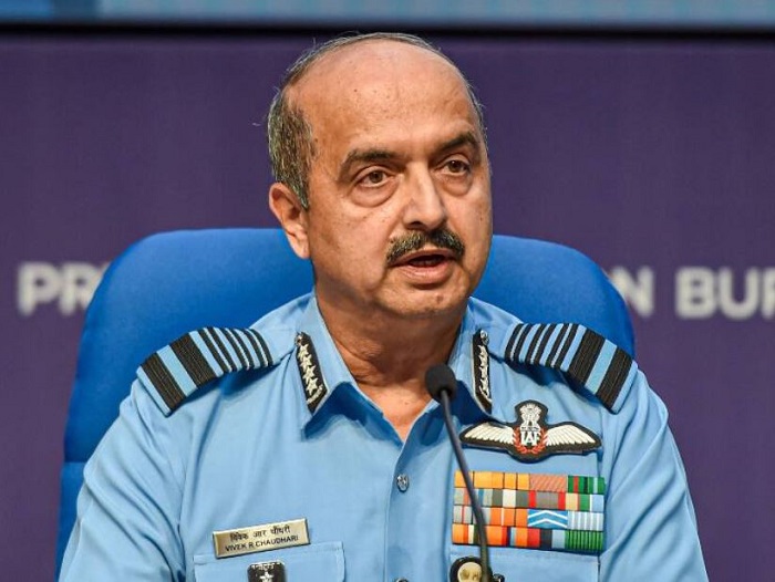 भारतीय वायुसेना के प्रमुख एयर चीफ मार्शल वी. आर. चौधरी
