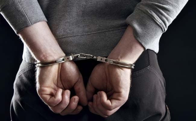 ठगी करने का आरोपी व्यक्ति दिल्ली में गिरफ्तार