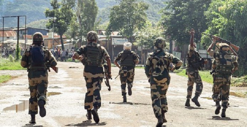 मणिपुर के मोरेह में संदिग्ध कुकी उग्रवादियों ने सुरक्षा बलों पर किया हमला