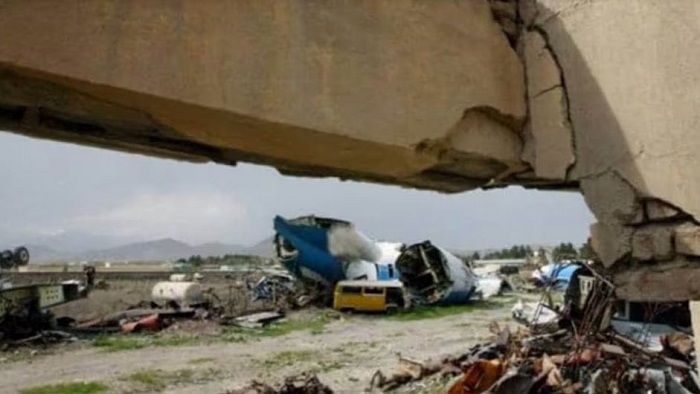 Plane Crash: अफगानिस्तान में बड़ा हादसा, यात्री विमान हुआ क्रैश, जानिये  पूरा अपडेट - डाइनामाइट न्यूज़