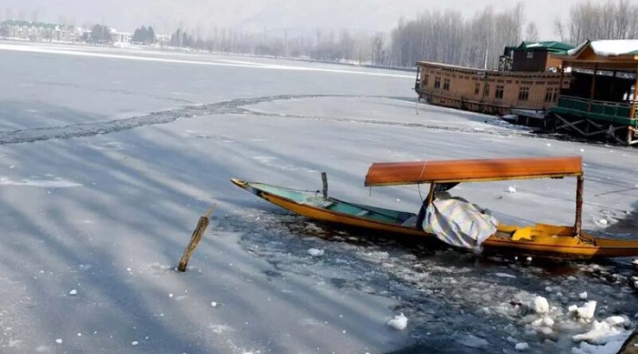कश्मीर शीत लहर का प्रकोप बढ़ा