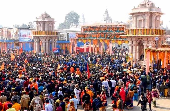 राम मंदिर में श्रद्धालुओं के आने का सिलसिला जारी