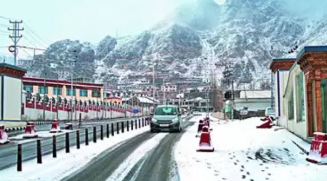 कश्मीर में अधिकांश क्षेत्रों में न्यूनतम तापमान शून्य से नीचे