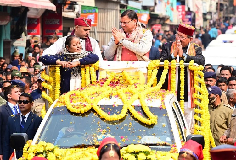 उत्तराखंड के मुख्यमंत्री पुष्कर सिंह धामी ने   रुद्रप्रयाग में रोड शो किया