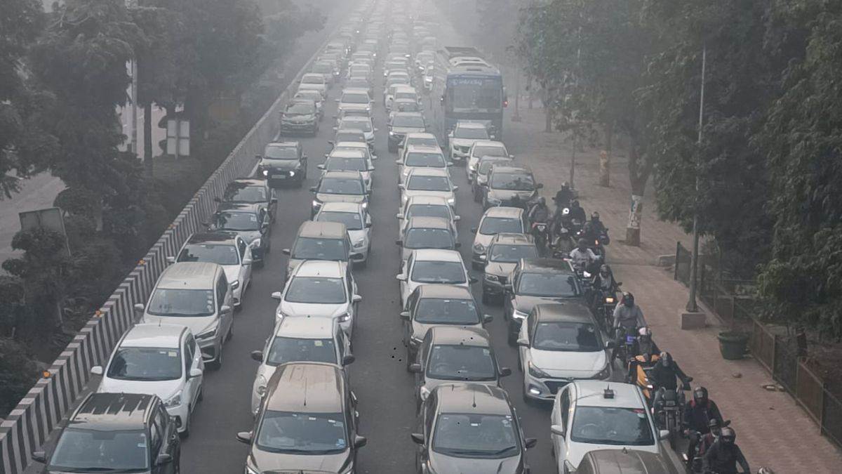 दिल्ली-एनसीआर में वाहन चालकों को हुई परेशानी