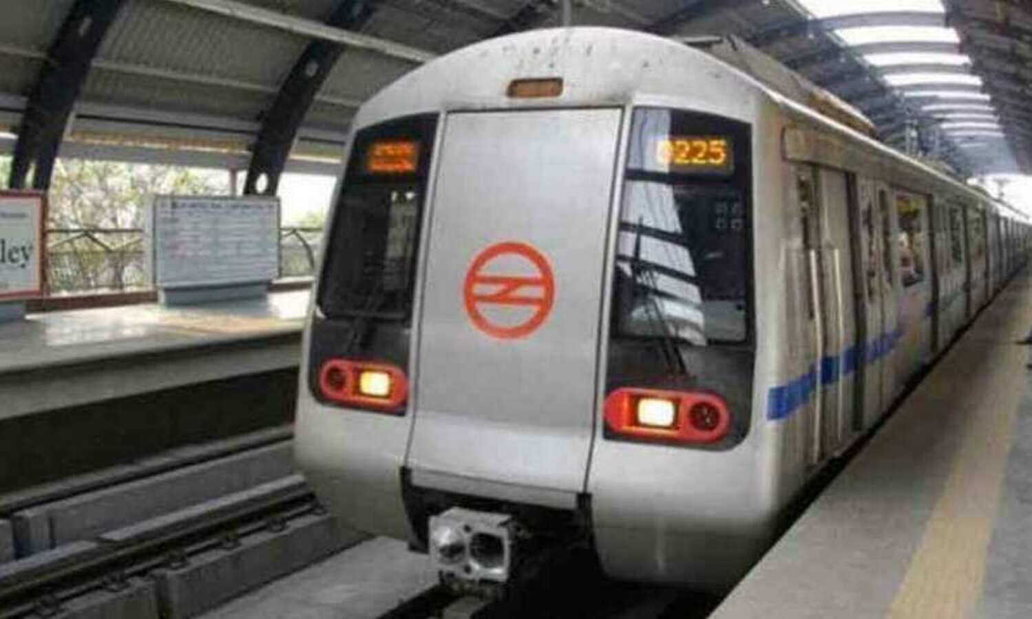 दिल्ली मेट्रो के आठ स्टेशन पर गेट बंद