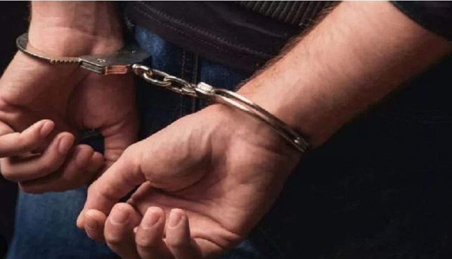 चार आरोपी पुलिस मुठभेड़ में गिरफ्तार