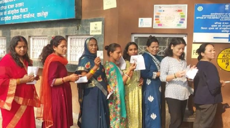 बंगाल में कड़ी सुरक्षा के बीच मतदान