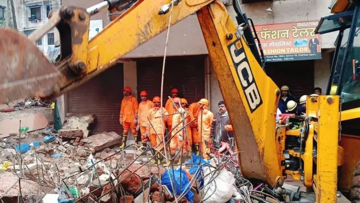 Building Collapse: नवी मुंबई में 3 मंजिला इमारत गिरी, कई लोगों के मलबे में  दबे होने की आशंका - डाइनामाइट न्यूज़